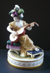 Guitar girl player on the bonnet - Volkstedt, Rudolstadt