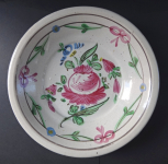 Faience plate with roses - Austria