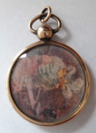 Gold-plated round pendant - opening