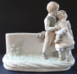 Oval Bowl with children - Amphora