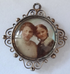 Round silver medallion, with photos - Vienna