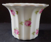 Porcelain flower pot, with roses - Rosenthal