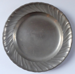 Tin plate with wavy edge