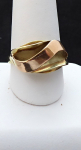 Gold ring with ripple, yellow and rose gold