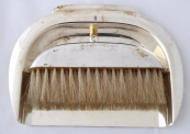 Table dustpan,with brush - Friedrich Wilhelm Quist, Esslingen