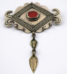 Brooch with carnelian, with pendant