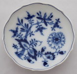 Small round bowl, onion pattern - Meissen