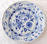Plate with traditional onion pattern