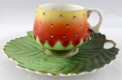 Cup with saucer - Strawberry