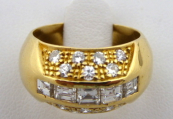 Ring with diamond baguettes and diamonds, yellow gold