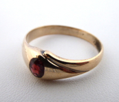 Ring with natural almandine - Neugold, alloy with gold