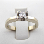 White gold ring with diamonds - 0,22 ct