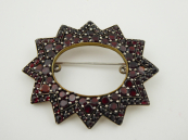 Brož ve tvaru hvězdy - české granáty