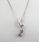 Řetízek s diamantovým přívěskem